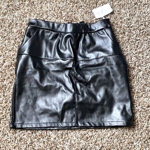 Faux Leather skirt with pockets